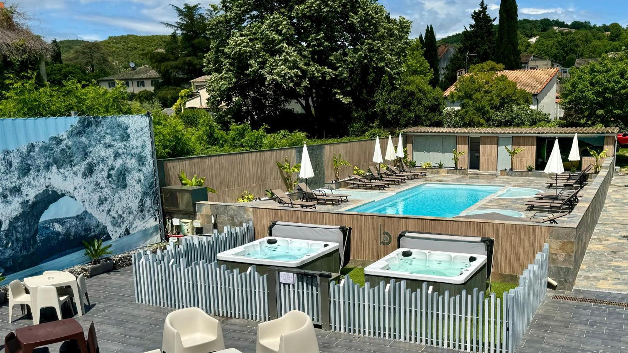Logis Hotel Restaurant Bellevue Saint-Martin-dʼArdèche Exteriér fotografie